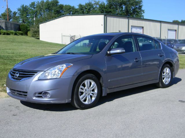 2010 Nissan Altima SLT Quad Cab 2WD