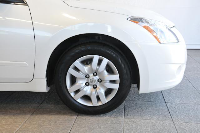 2010 Nissan Altima Pickupslt Quad Cab SWB 4WD 4x4 Truck