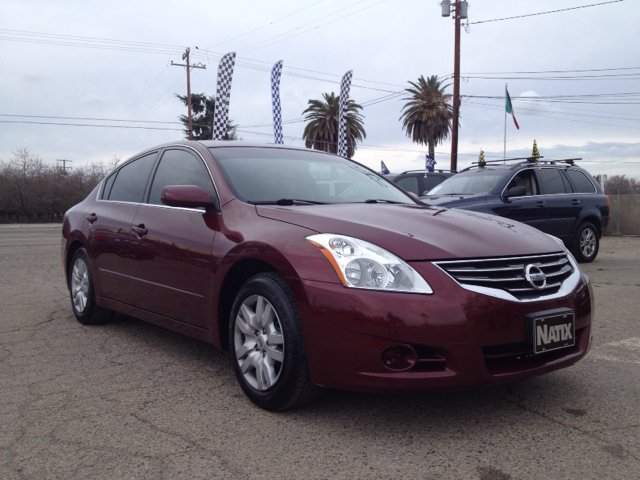 2010 Nissan Altima Pickupslt Quad Cab SWB 4WD 4x4 Truck