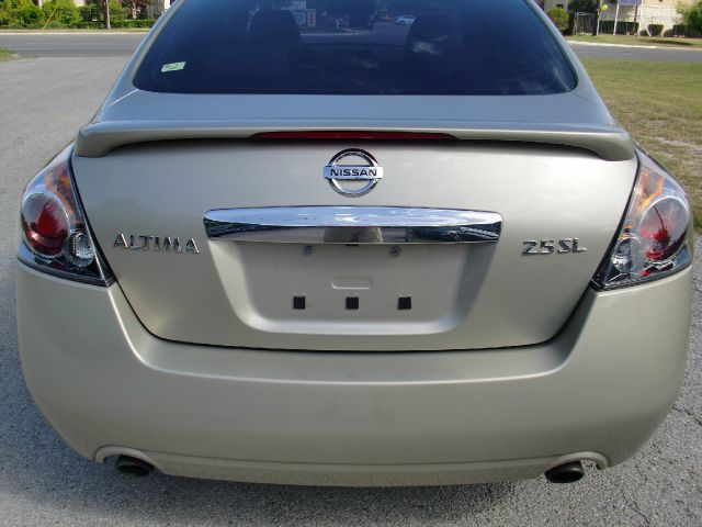 2010 Nissan Altima SLT Quad Cab 2WD