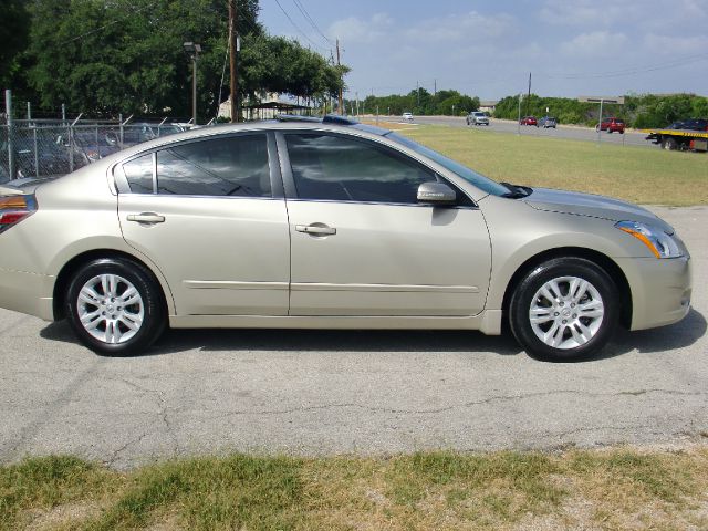 2010 Nissan Altima SLT Quad Cab 2WD