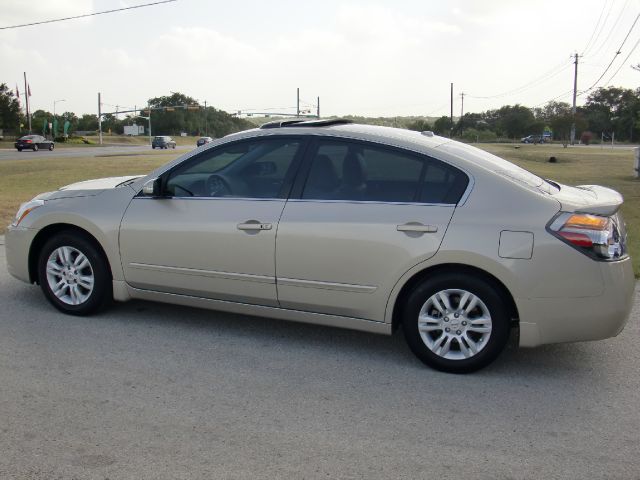 2010 Nissan Altima SLT Quad Cab 2WD