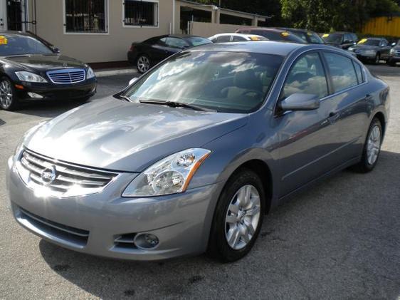 2010 Nissan Altima GS-R