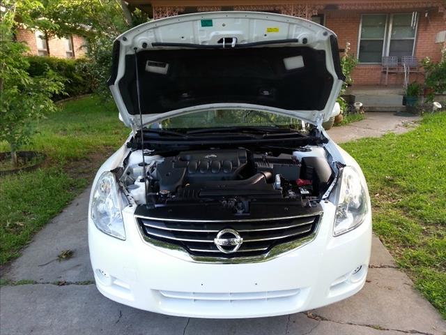 2010 Nissan Altima 4WD Crew Cab 140.5 Laramie