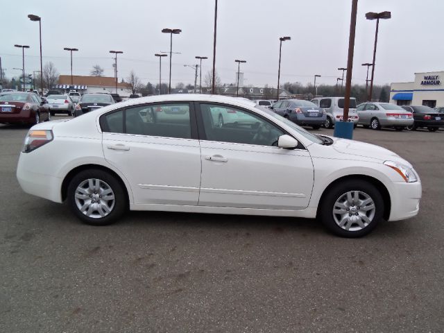 2010 Nissan Altima GS-R