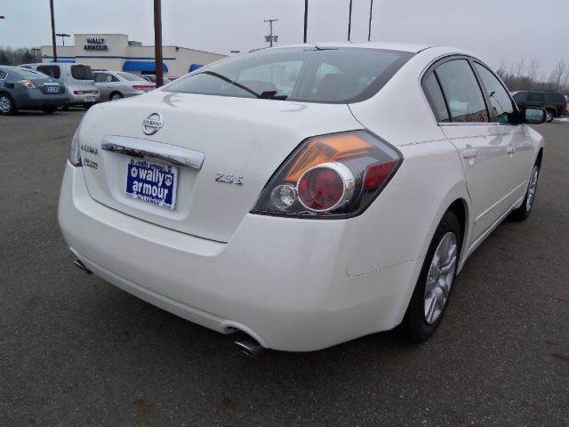 2010 Nissan Altima GS-R