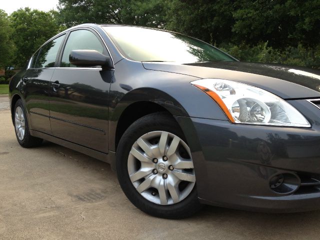 2010 Nissan Altima Pickupslt Quad Cab SWB 4WD 4x4 Truck