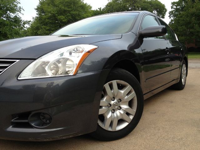 2010 Nissan Altima Pickupslt Quad Cab SWB 4WD 4x4 Truck