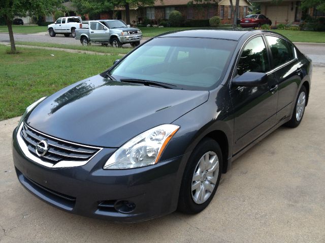 2010 Nissan Altima Pickupslt Quad Cab SWB 4WD 4x4 Truck