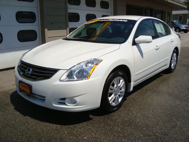 2010 Nissan Altima Pickupslt Quad Cab SWB 4WD 4x4 Truck