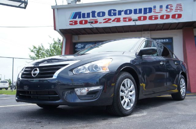 2010 Nissan Altima Pickupslt Quad Cab SWB 4WD 4x4 Truck