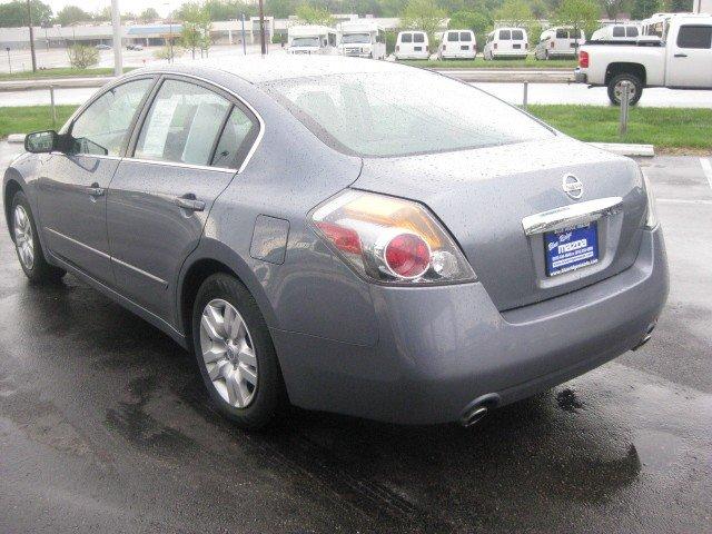 2010 Nissan Altima Unknown