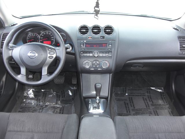 2010 Nissan Altima Pickupslt Quad Cab SWB 4WD 4x4 Truck