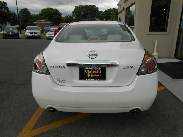 2010 Nissan Altima SLT Quad Cab 2WD