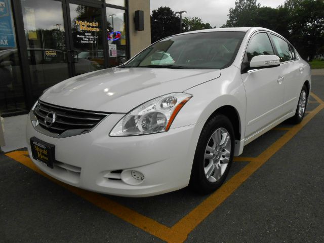 2010 Nissan Altima SLT Quad Cab 2WD