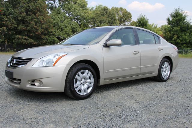 2010 Nissan Altima Pickupslt Quad Cab SWB 4WD 4x4 Truck