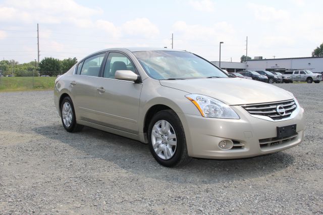 2010 Nissan Altima Pickupslt Quad Cab SWB 4WD 4x4 Truck