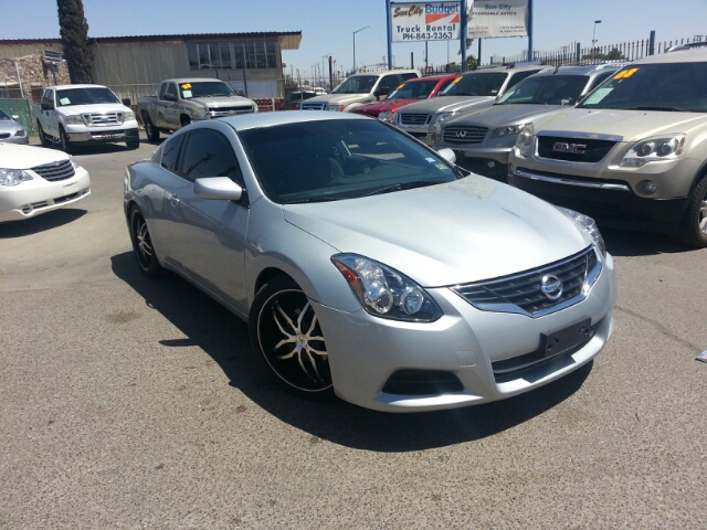 2010 Nissan Altima Pickupslt Quad Cab SWB 4WD 4x4 Truck