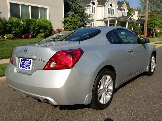 2010 Nissan Altima Pickupslt Quad Cab SWB 4WD 4x4 Truck