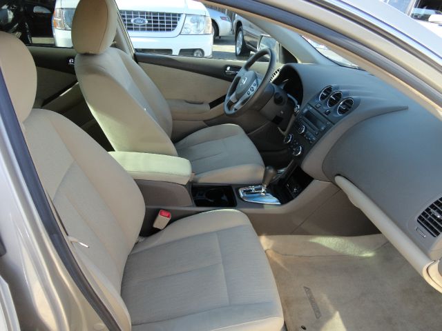 2010 Nissan Altima Pickupslt Quad Cab SWB 4WD 4x4 Truck