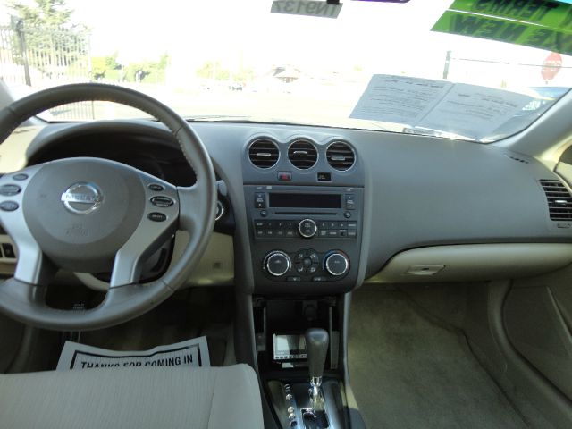 2010 Nissan Altima Pickupslt Quad Cab SWB 4WD 4x4 Truck