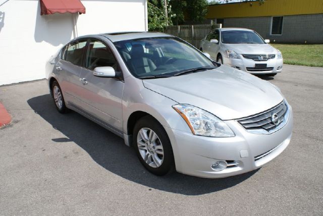 2010 Nissan Altima Pickupslt Quad Cab SWB 4WD 4x4 Truck