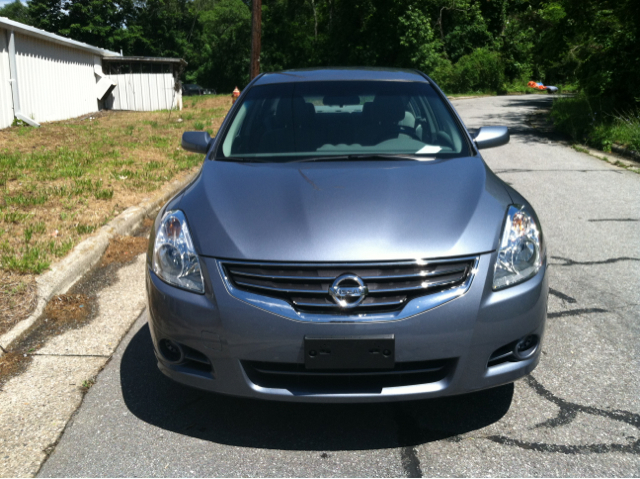 2010 Nissan Altima Pickupslt Quad Cab SWB 4WD 4x4 Truck