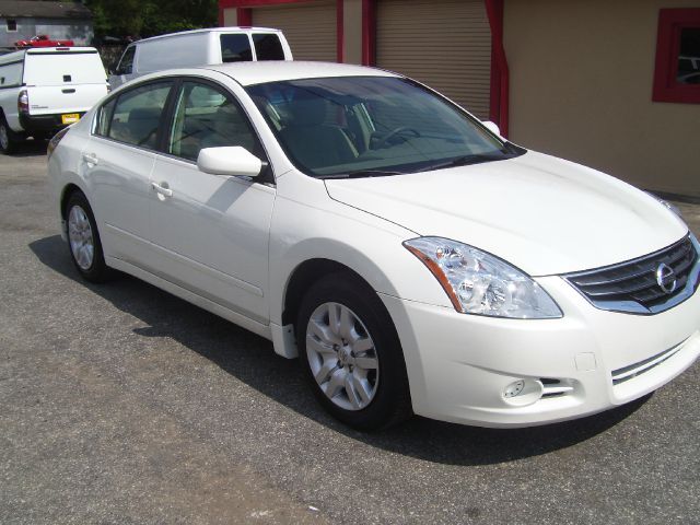 2010 Nissan Altima Pickupslt Quad Cab SWB 4WD 4x4 Truck