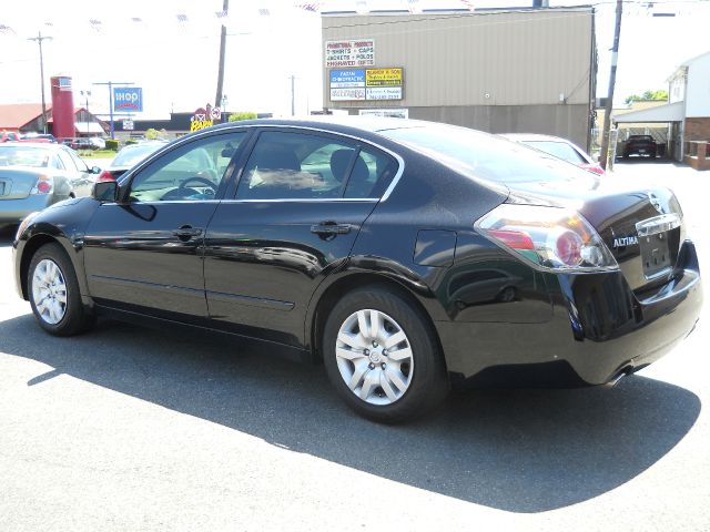 2010 Nissan Altima GS-R