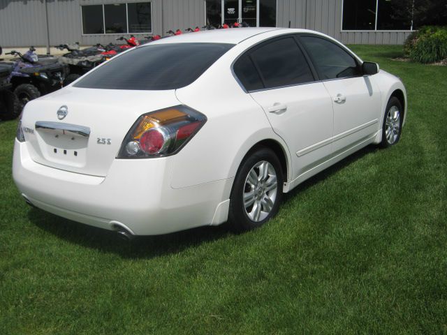 2010 Nissan Altima Pickupslt Quad Cab SWB 4WD 4x4 Truck