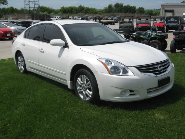 2010 Nissan Altima Pickupslt Quad Cab SWB 4WD 4x4 Truck