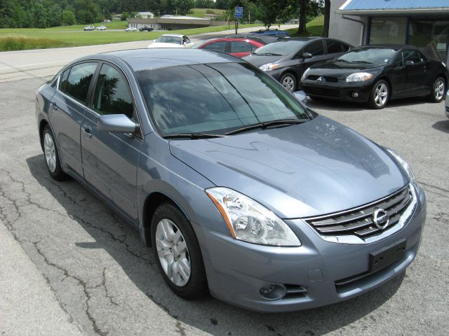 2010 Nissan Altima SLT Quad Cab 2WD