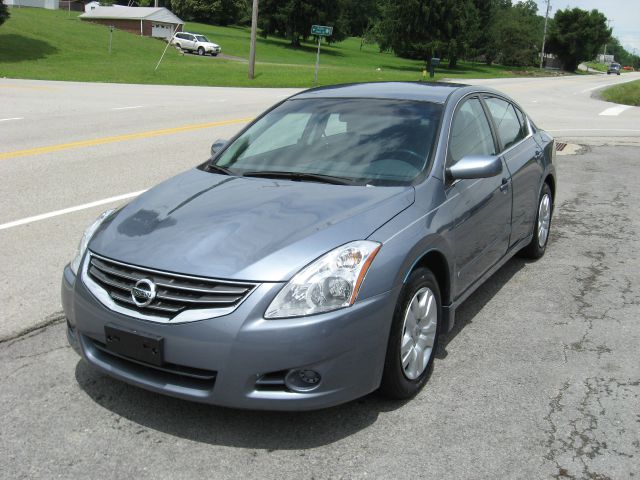 2010 Nissan Altima SLT Quad Cab 2WD