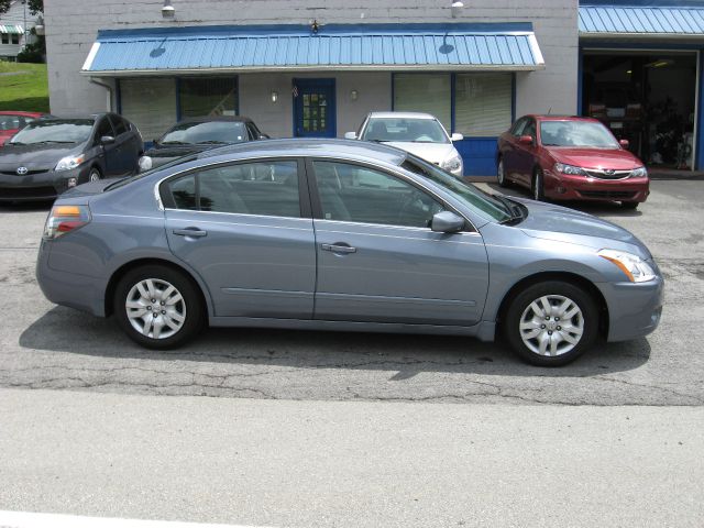 2010 Nissan Altima SLT Quad Cab 2WD