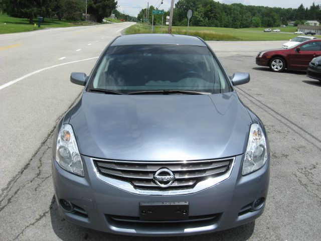 2010 Nissan Altima SLT Quad Cab 2WD