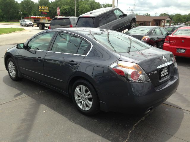 2010 Nissan Altima Pickupslt Quad Cab SWB 4WD 4x4 Truck