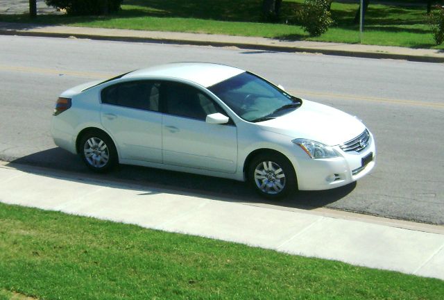 2010 Nissan Altima Pickupslt Quad Cab SWB 4WD 4x4 Truck