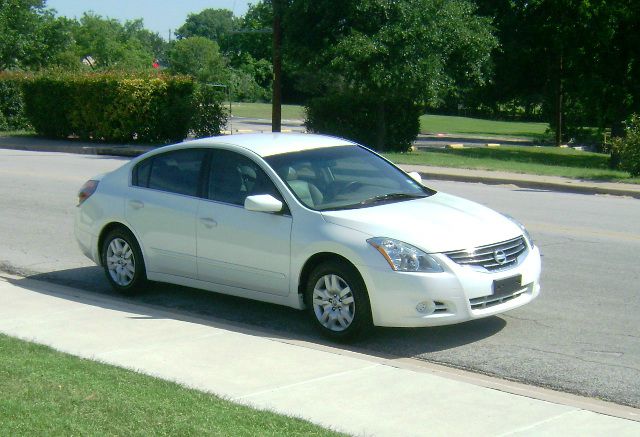 2010 Nissan Altima Pickupslt Quad Cab SWB 4WD 4x4 Truck