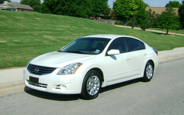 2010 Nissan Altima Pickupslt Quad Cab SWB 4WD 4x4 Truck