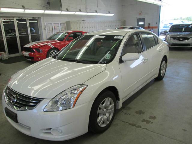 2010 Nissan Altima Pickupslt Quad Cab SWB 4WD 4x4 Truck