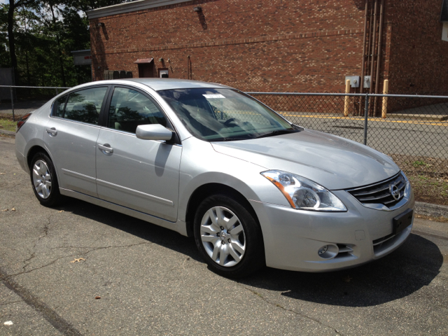 2010 Nissan Altima Pickupslt Quad Cab SWB 4WD 4x4 Truck