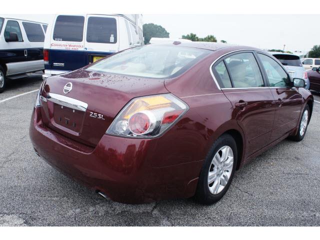 2010 Nissan Altima SLT Quad Cab 2WD