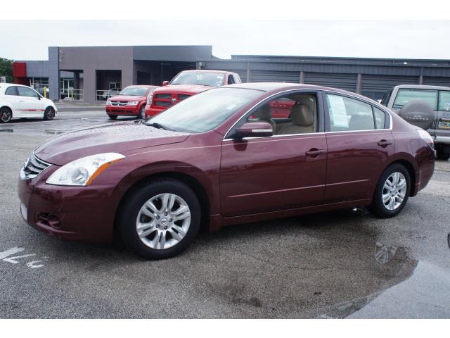 2010 Nissan Altima SLT Quad Cab 2WD