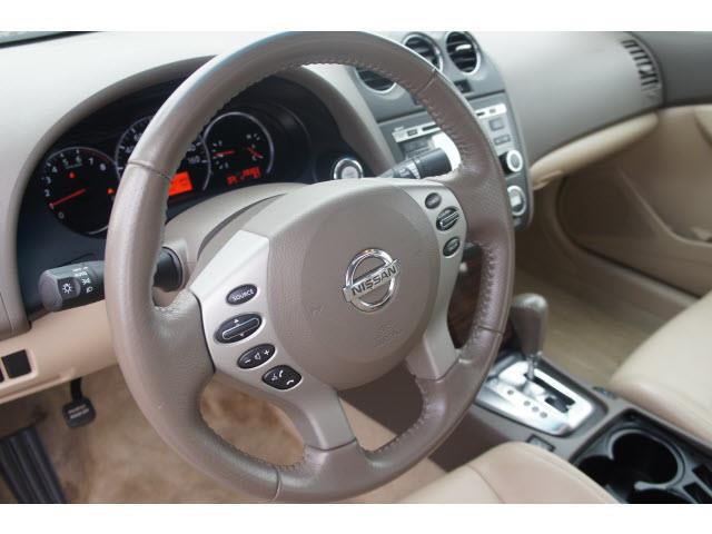 2010 Nissan Altima SLT Quad Cab 2WD