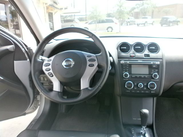 2010 Nissan Altima LS S