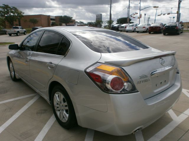 2010 Nissan Altima LS S