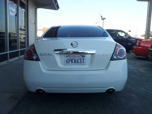 2011 Nissan Altima GS-R