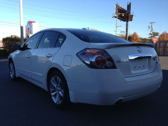 2011 Nissan Altima 4WD Reg Cab 133