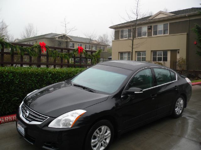 2011 Nissan Altima (navigation)(rear DVD)