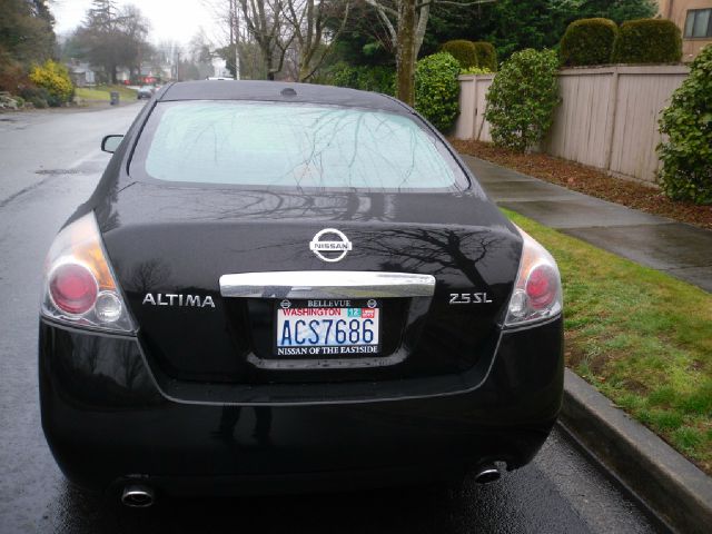 2011 Nissan Altima (navigation)(rear DVD)